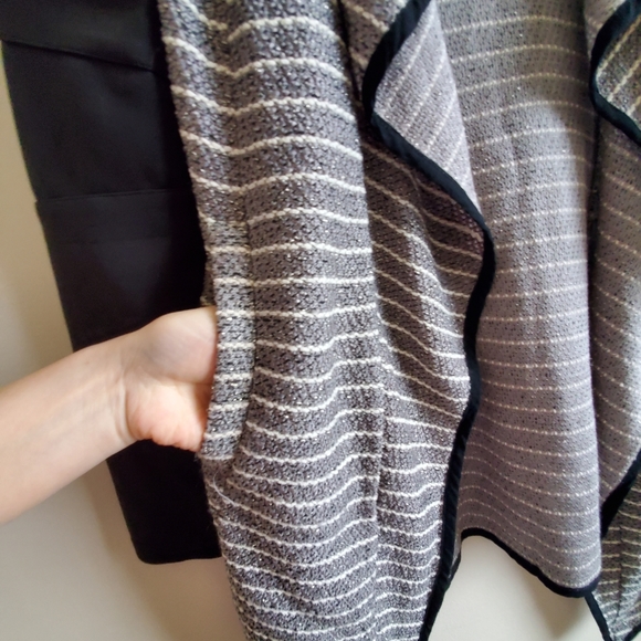 Vintage Anama Sweater with woven balck sleeves, large - Picture 5 of 8